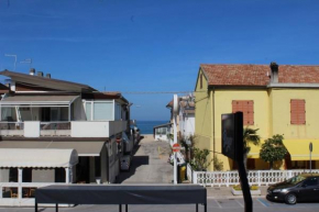 CORSO quadrilocale a 30 mt dal mare con posto auto